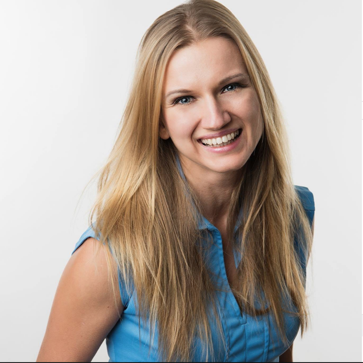 Yana Martens video coach and communication expert